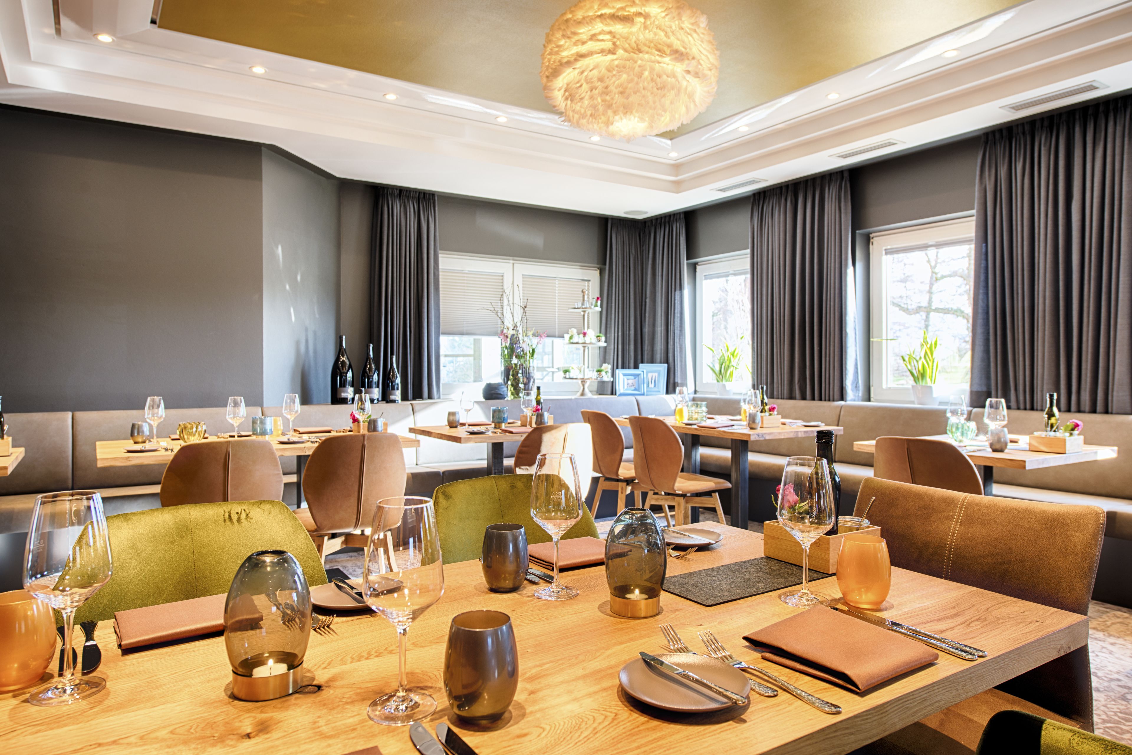 Lunch and dinner served, Regional cuisine