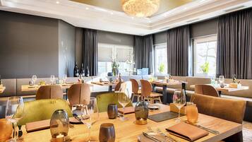 Lunch and dinner served, Regional cuisine