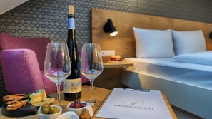 Hypo-allergenic bedding, minibar, in-room safe, desk