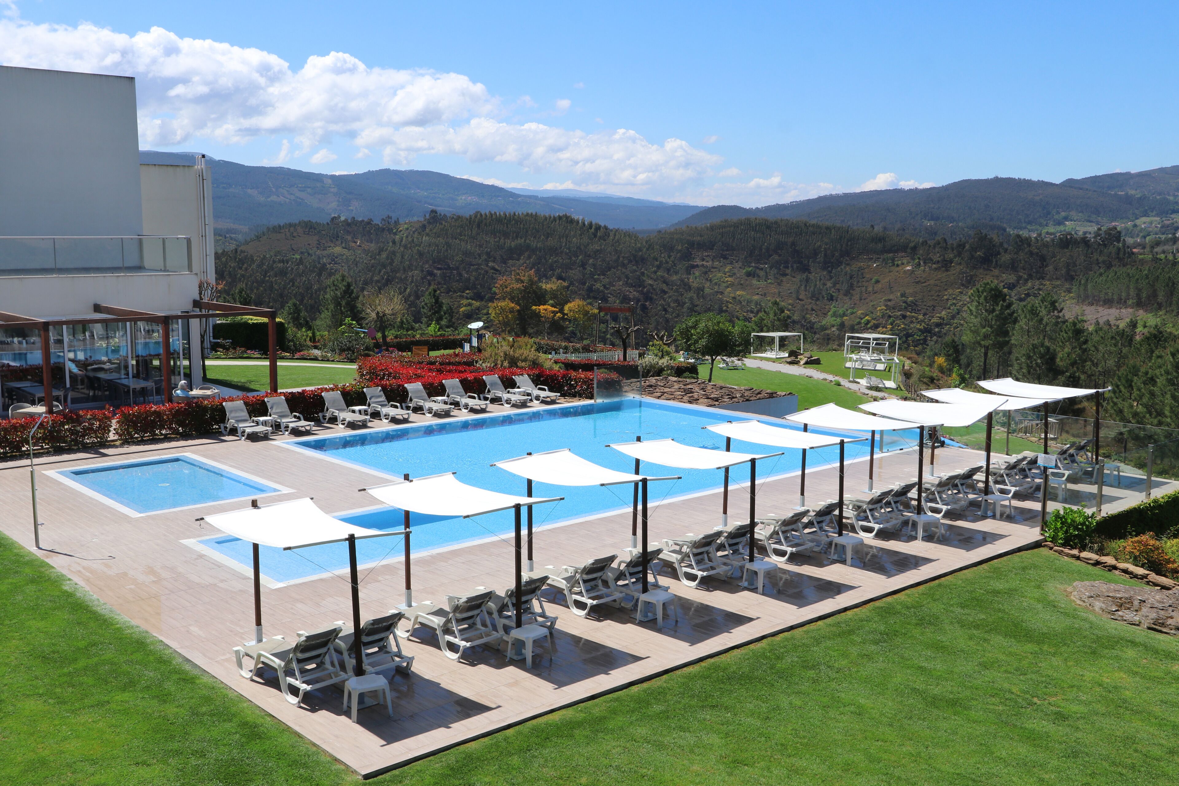 2 piscinas techadas, 2 piscinas al aire libre, camas de piscina gratis