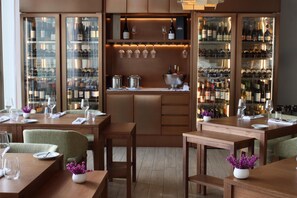Der serveres morgenmad, frokost og aftensmad