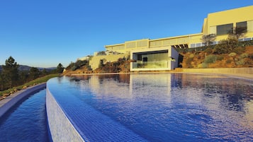 2 piscinas techadas, 2 piscinas al aire libre, camas de piscina gratis