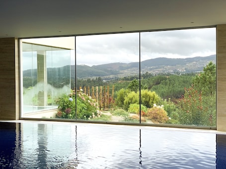 2 indoor pools, 2 outdoor pools, free cabanas, pool umbrellas