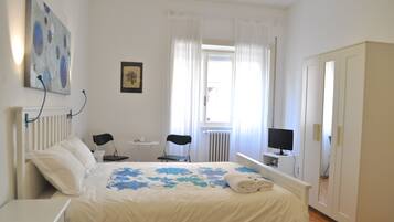 Chambre Double, salle de bains privée (External)