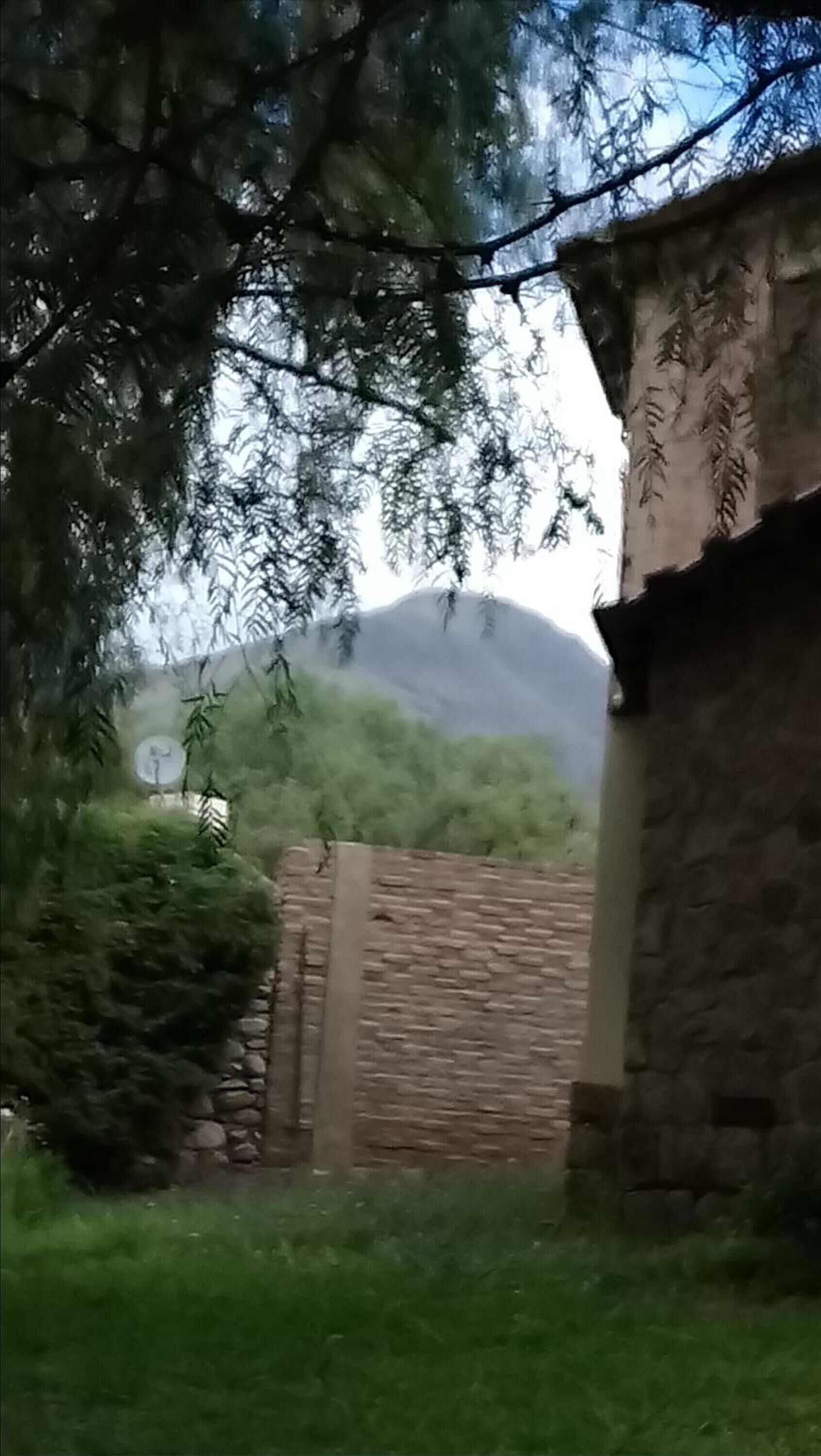 المنطقة المحيطة بالمنشأة
