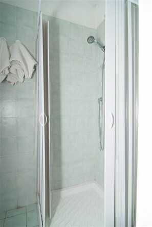 Bathroom shower - Hotel La Ninfea (Ischia)