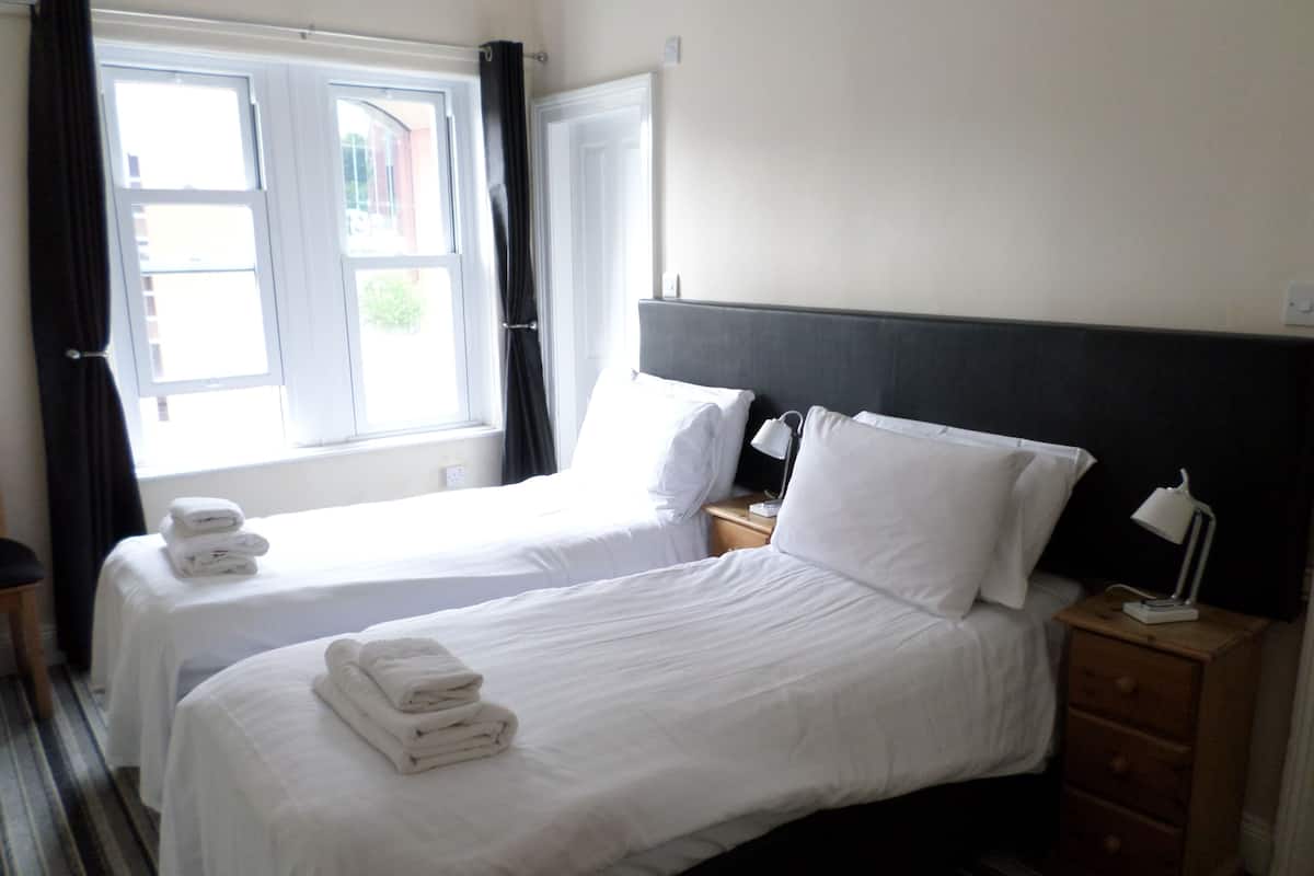 Standard Twin Room, Ensuite | Premium bedding, pillow-top beds, individually decorated