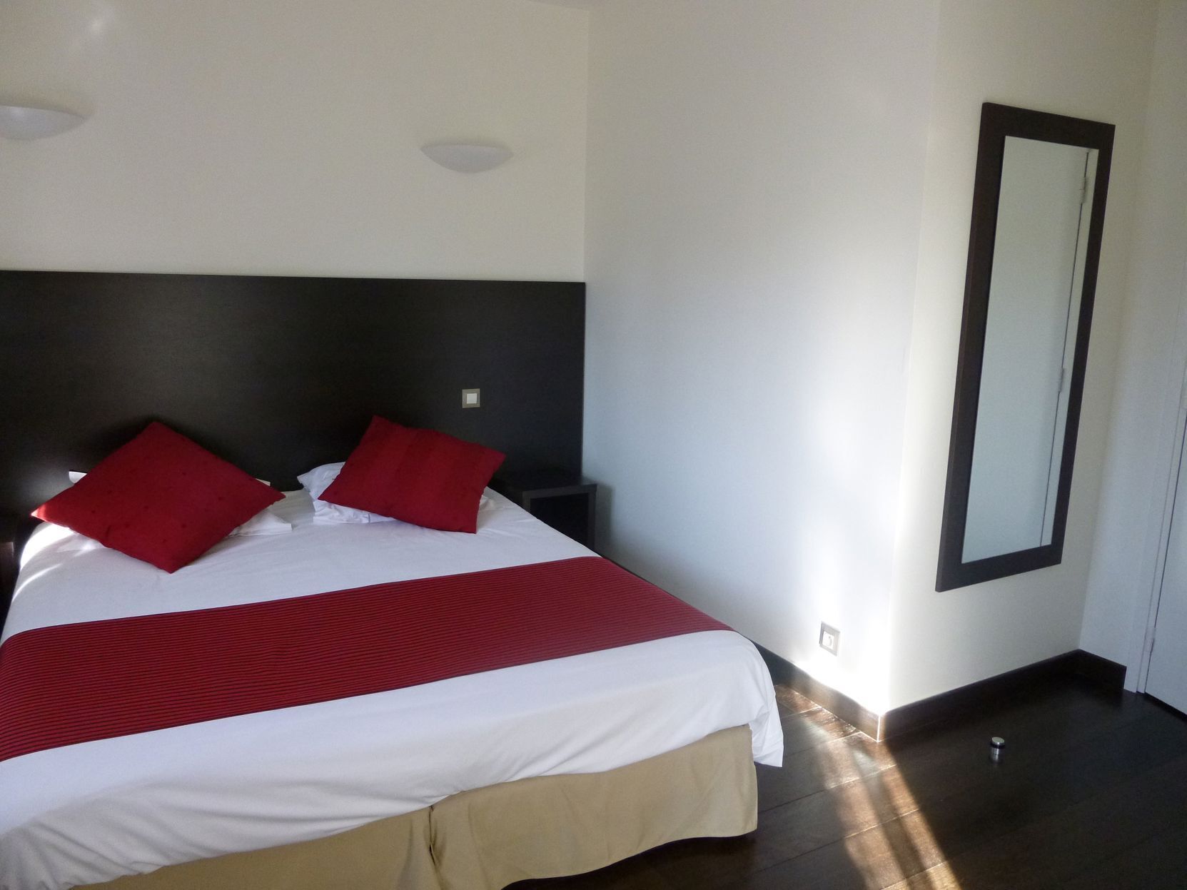 Premium bedding, Select Comfort beds, in-room safe