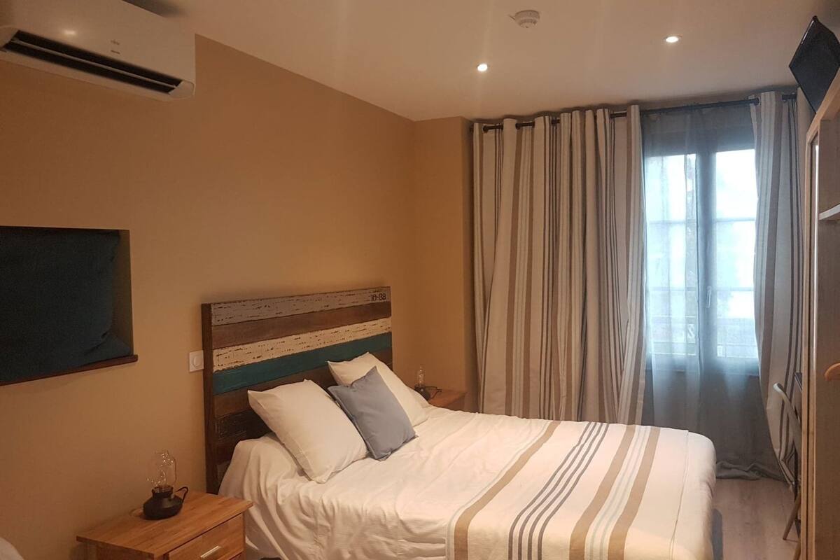 Premium bedding, Select Comfort beds, in-room safe