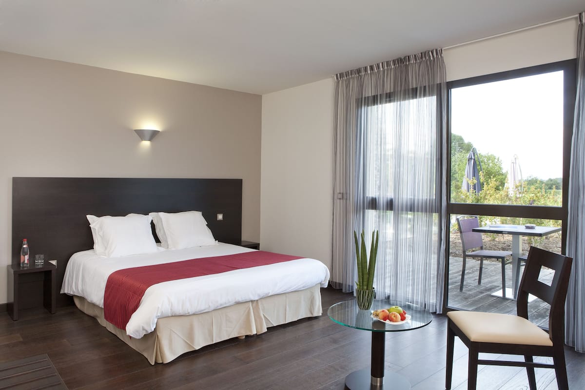 Executive Room, Accessible, Garden View | Premium bedding, Select Comfort beds, in-room safe