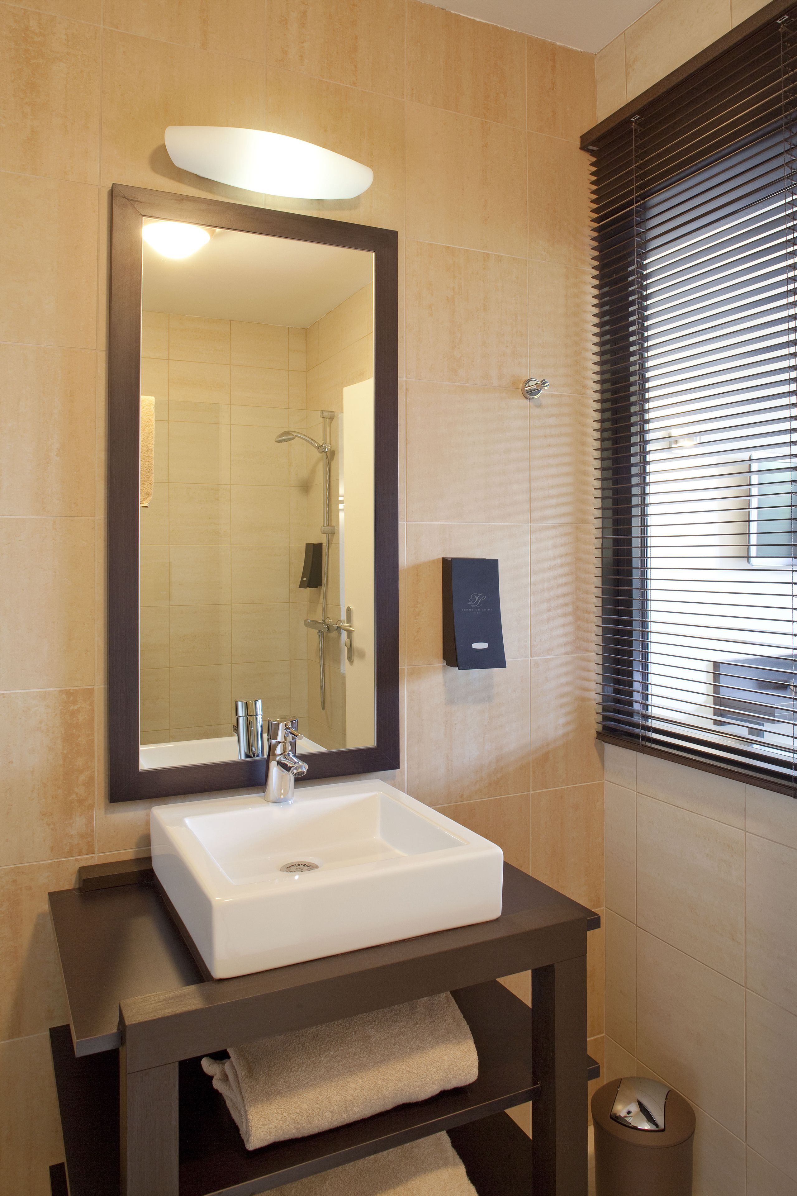 comfort room, 1 bedroom, river view | bathroom sink