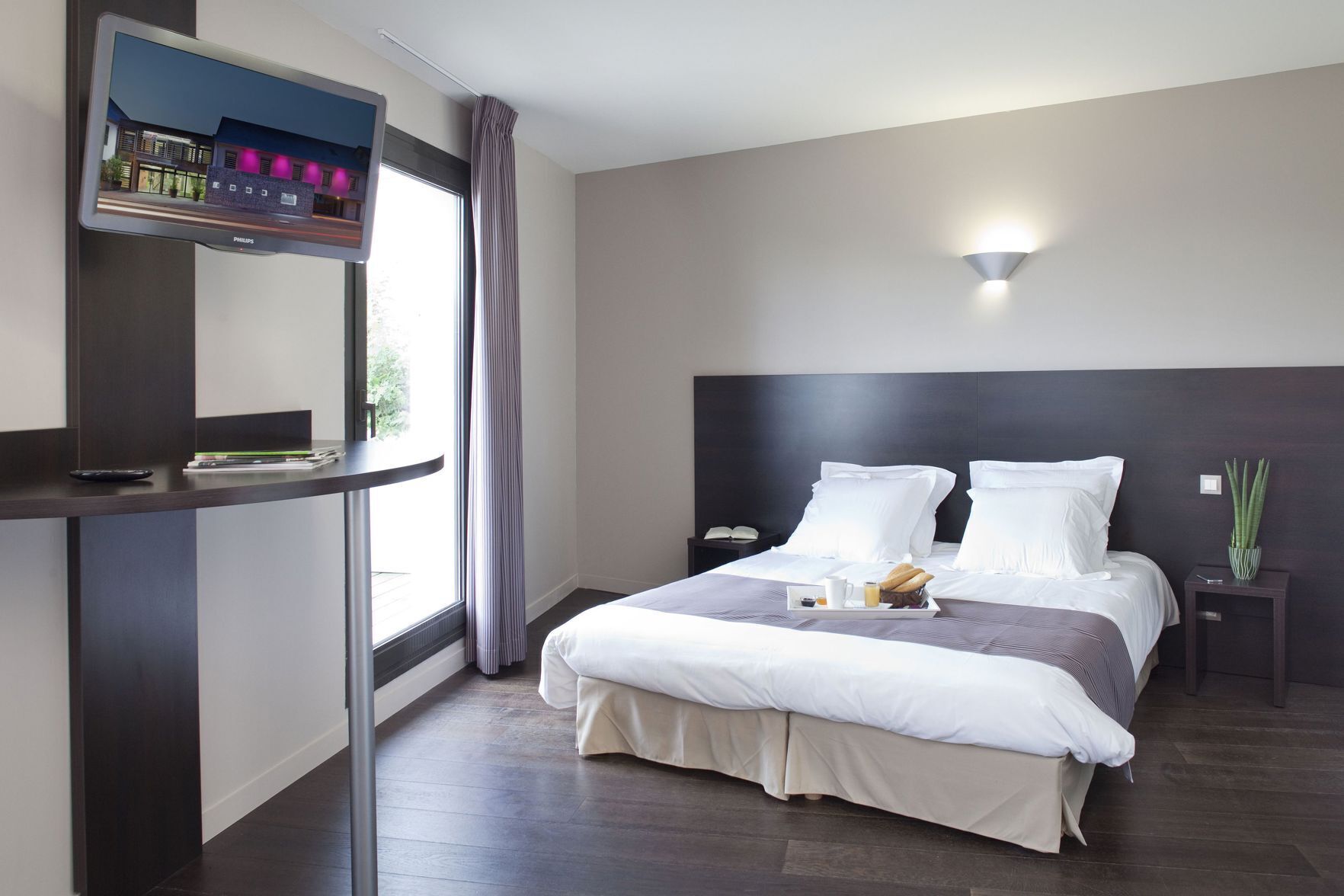 Premium bedding, Select Comfort beds, in-room safe