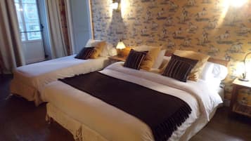 Comfort Triple Room | Soundproofing, cots/infant beds, rollaway beds, free WiFi