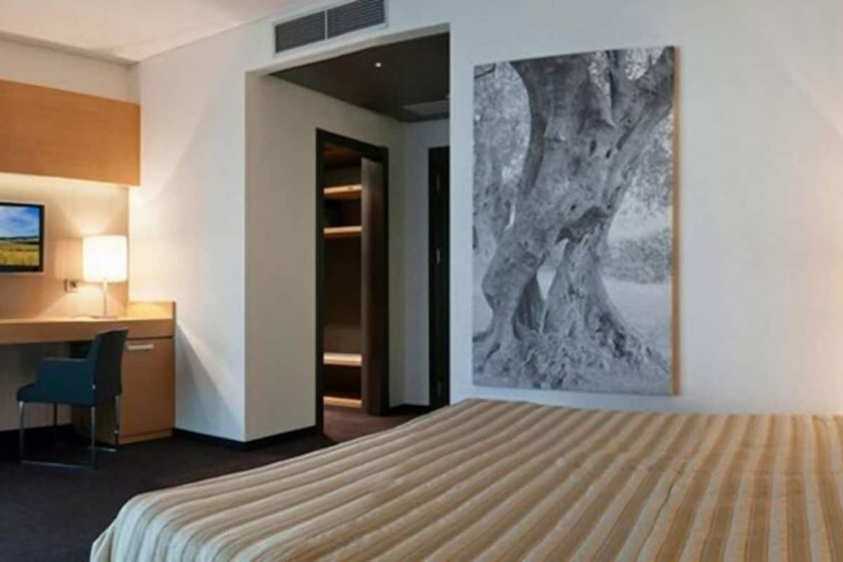 minibar, in-room safe, desk, soundproofing