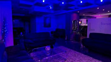 Coin salon dans le hall