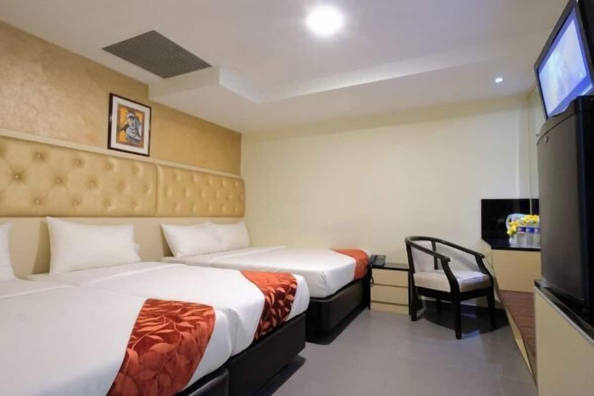 In-room safe, desk, laptop workspace, free WiFi