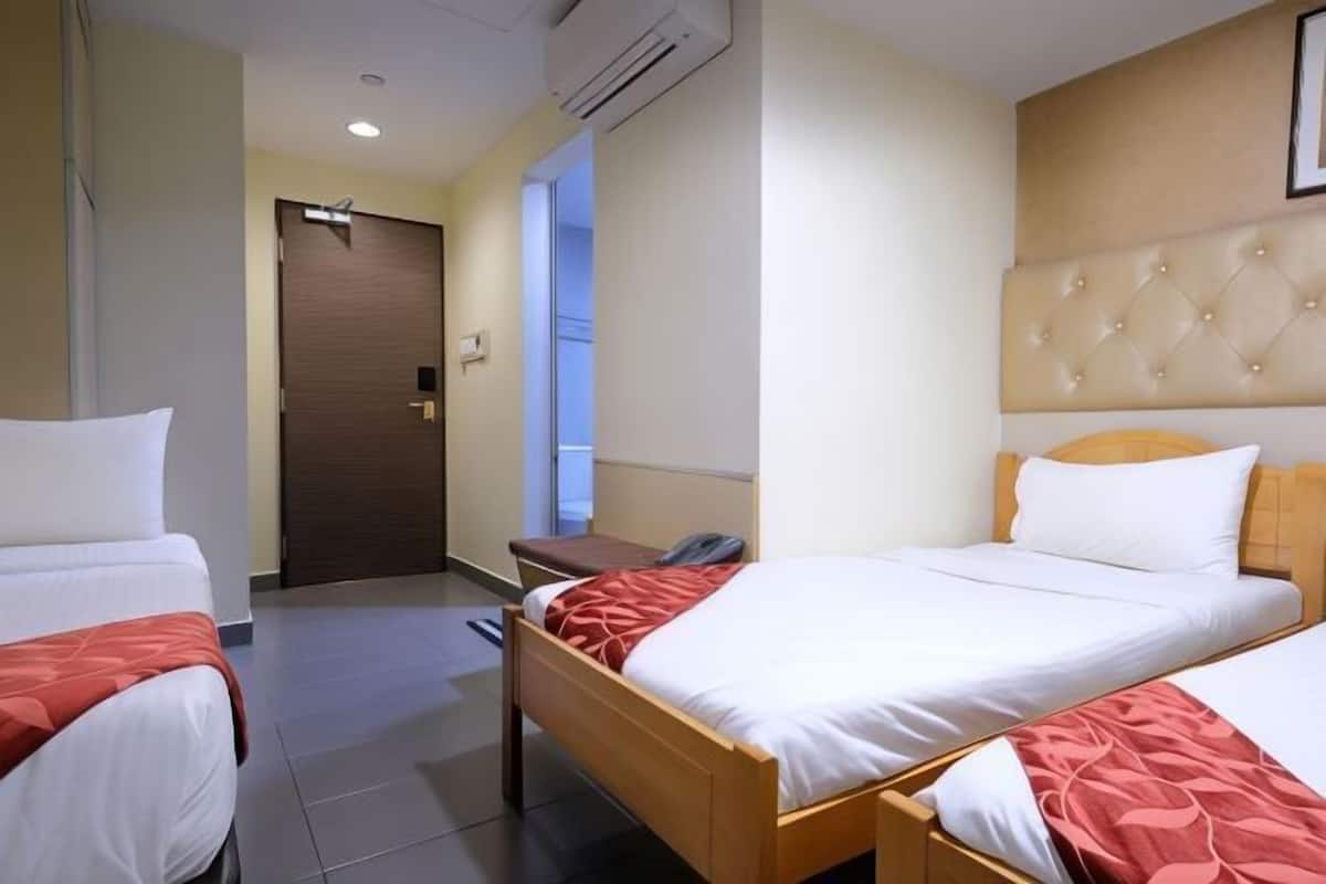 In-room safe, desk, laptop workspace, free WiFi