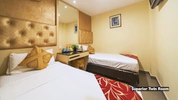 Caja de seguridad en la habitación y escritorio