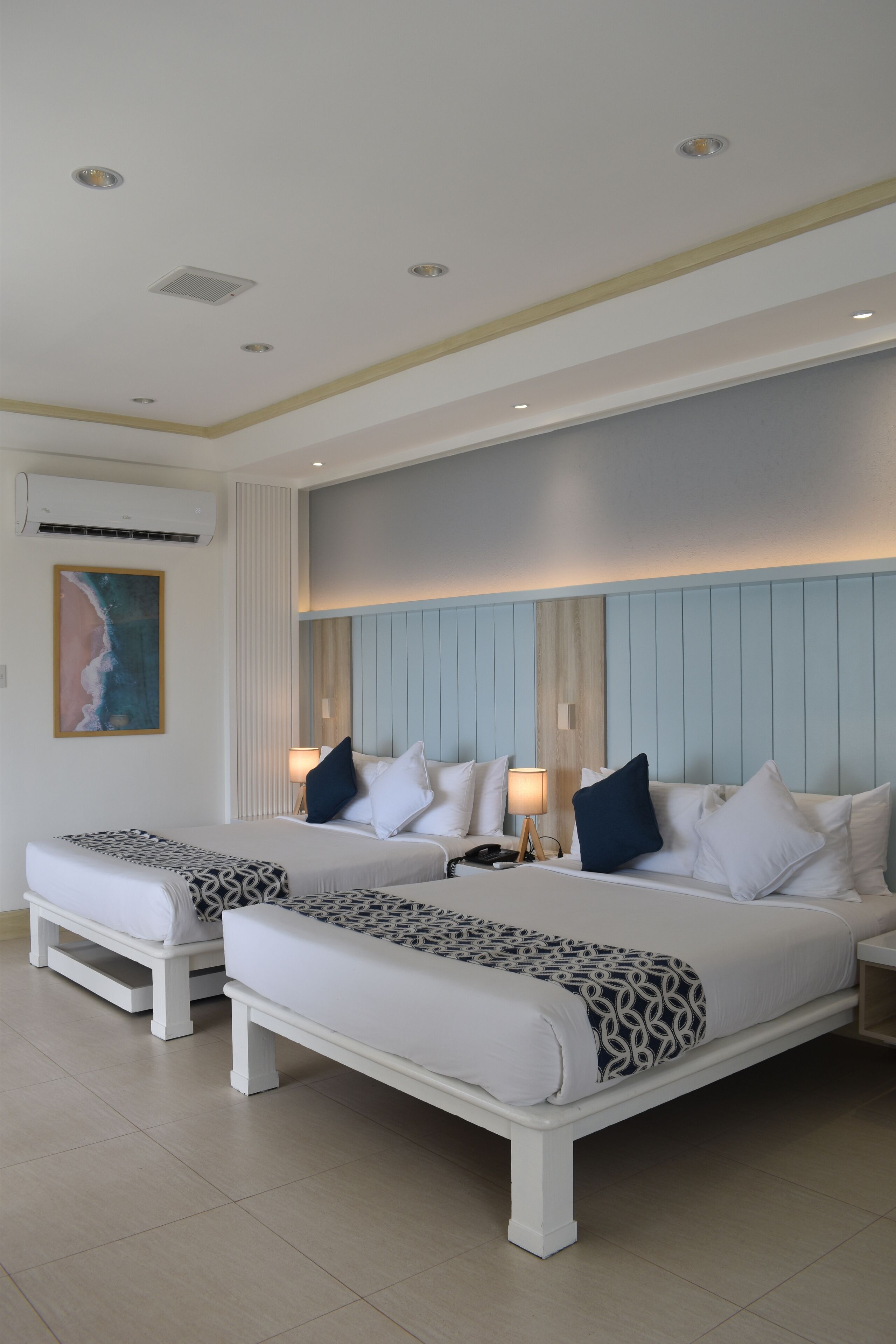 Premium Room | Premium bedding, minibar, desk, rollaway beds