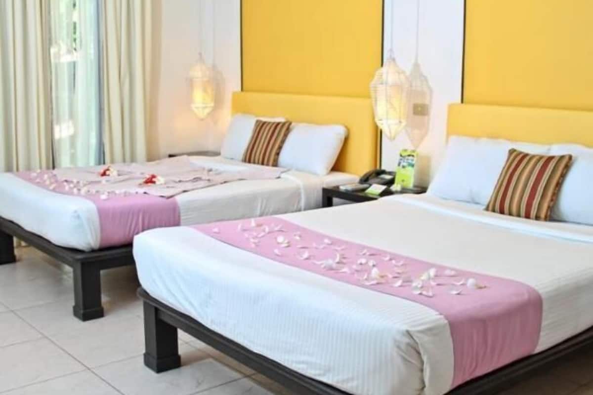 Premium bedding, minibar, desk, free WiFi