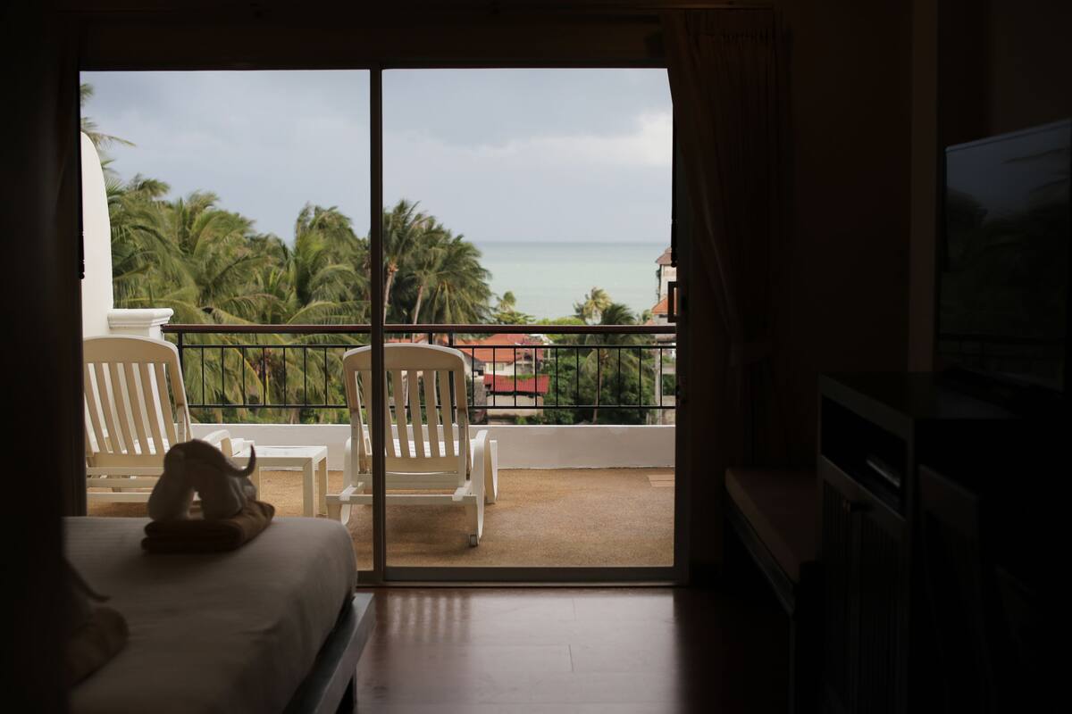 romantic ocean view suite | 1 bedroom, minibar, in-room safe, desk