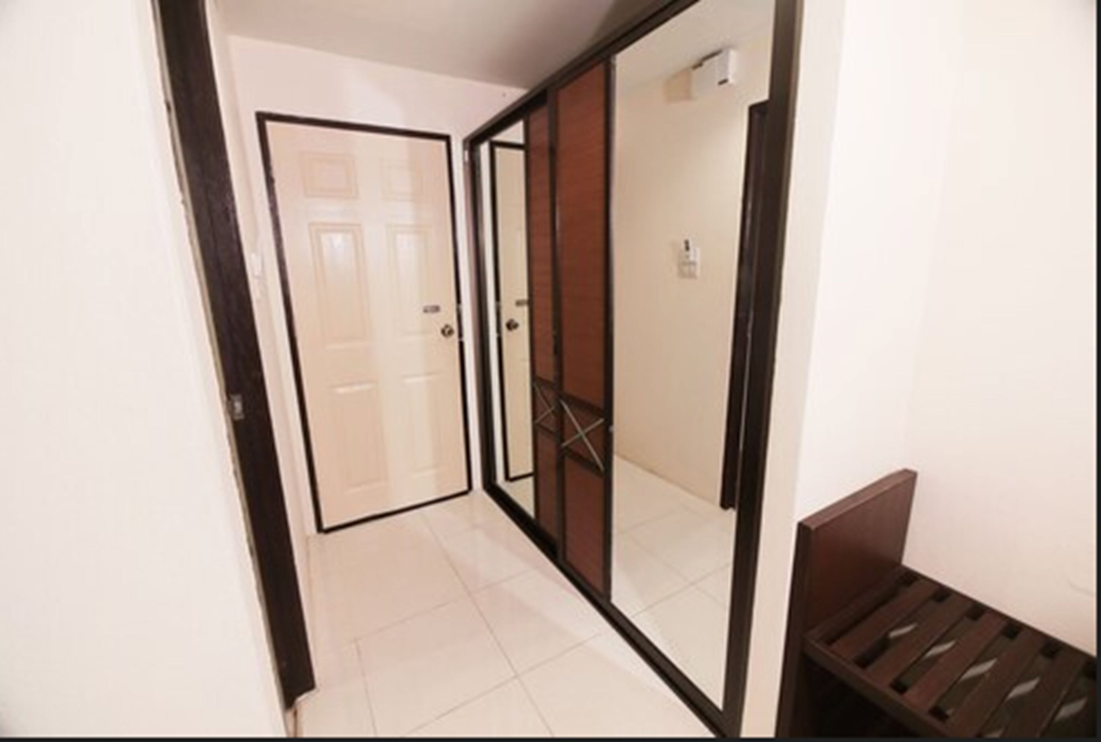 basic studio, 1 bedroom | 1 bedroom, minibar, in-room safe, desk