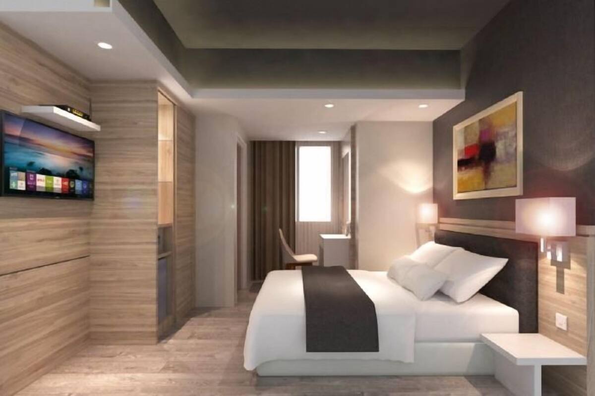 Down duvets, minibar, in-room safe, desk