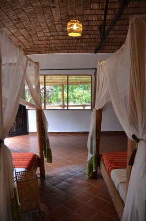 Standard Twin Room, Ensuite | Egyptian cotton sheets, in-room safe, individually decorated