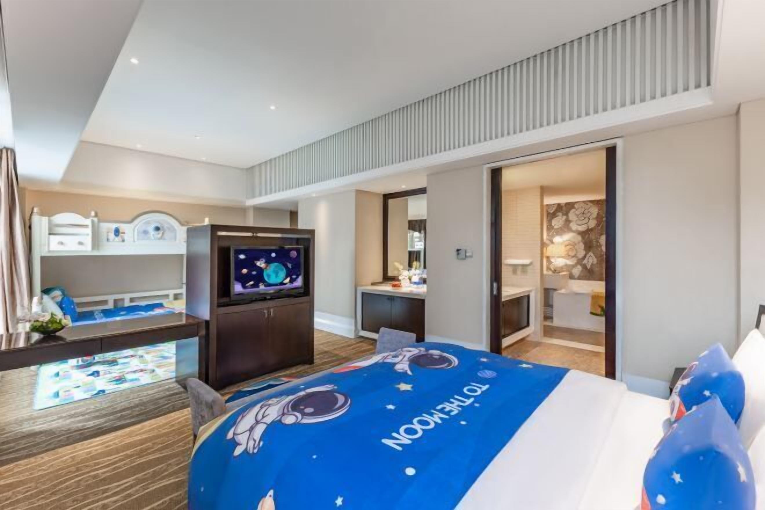 Caja de seguridad en la habitación y escritorio 