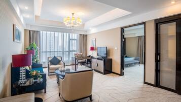 Phòng Suite Cao cấp | 1 phòng ngủ, két bảo mật tại phòng, bàn