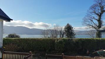 Deluxe Double Room, Private Bathroom, Sea View | Garden