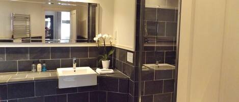 Superior Double Room, Ensuite (Room 2) | Bathroom
