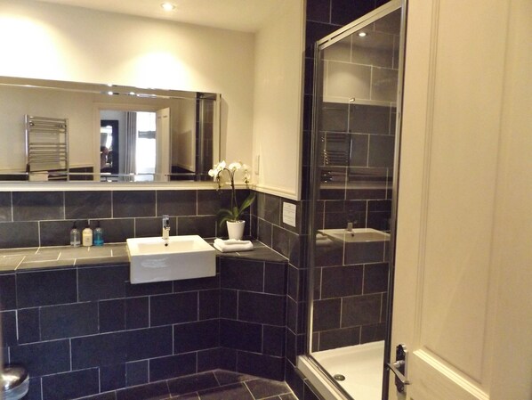 Bathroom - The Red Lion (Chulmleigh)