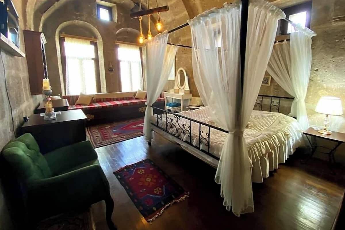 Värdeförvaringsskåp på rummet, individuell inredning och unika möbler