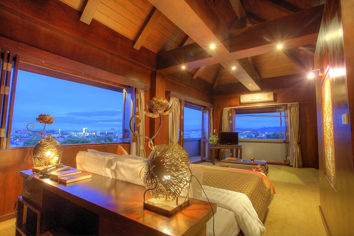 Montra Sky Roof Masterpiece with balcony | Pillow-top beds, free minibar, in-room safe, individually decorated