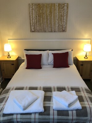 Standard Double Room - The Black Swan Hotel (Leyburn)