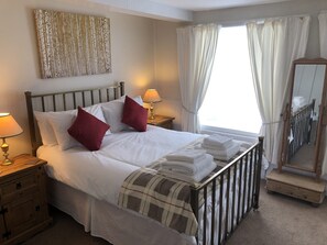 Standard Double Room - The Black Swan Hotel (Leyburn)