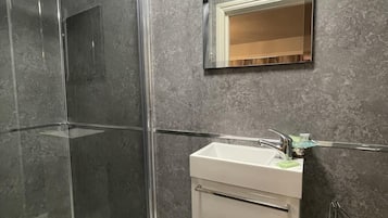 Double Room, Ensuite | Bathroom
