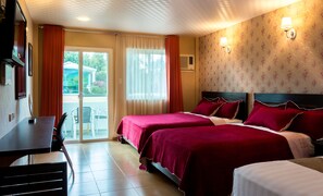 Premium bedding, down comforters, pillowtop beds, minibar - Tagaytay Wingate Manor (Tagaytay)