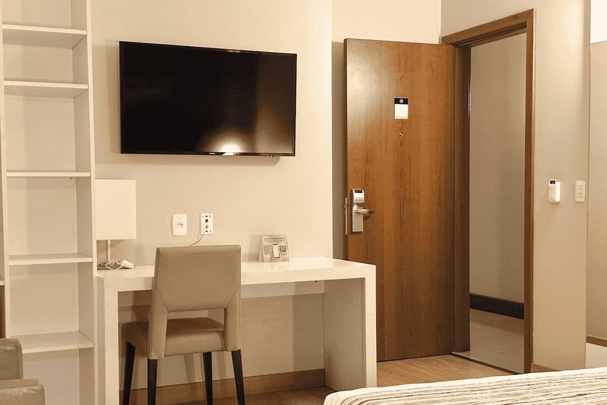 Superior Double or Twin Room | In-room safe, desk, blackout drapes, soundproofing