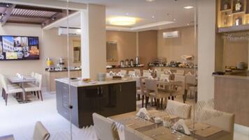 Frühstück, Mittagessen, Abendessen, internationale Küche