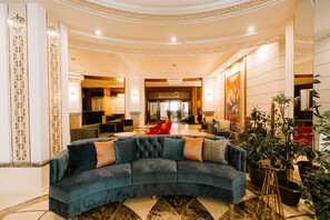 아침 식사, 점심 식사 및 저녁 식사 제공