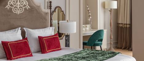 Premium-sengetøj, minibar, pengeskab på værelset, skrivebord