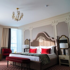 Dobbeltrom – superior | Sengetøy av topp kvalitet, minibar, safe på rommet og skrivebord