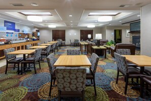 Free daily buffet breakfast - Holiday Inn Express & Suites Rochester – Mayo Clinic Area by IHG (Rochester)