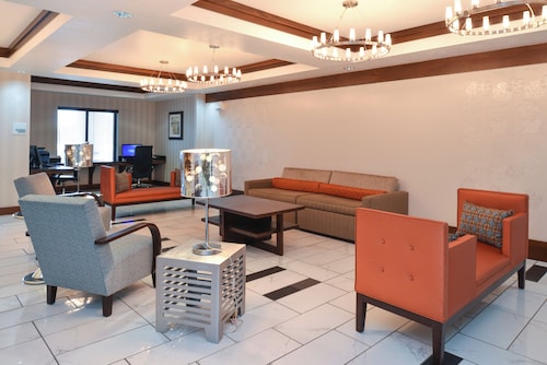 Holiday Inn Express & Suites Greenfield by IHG