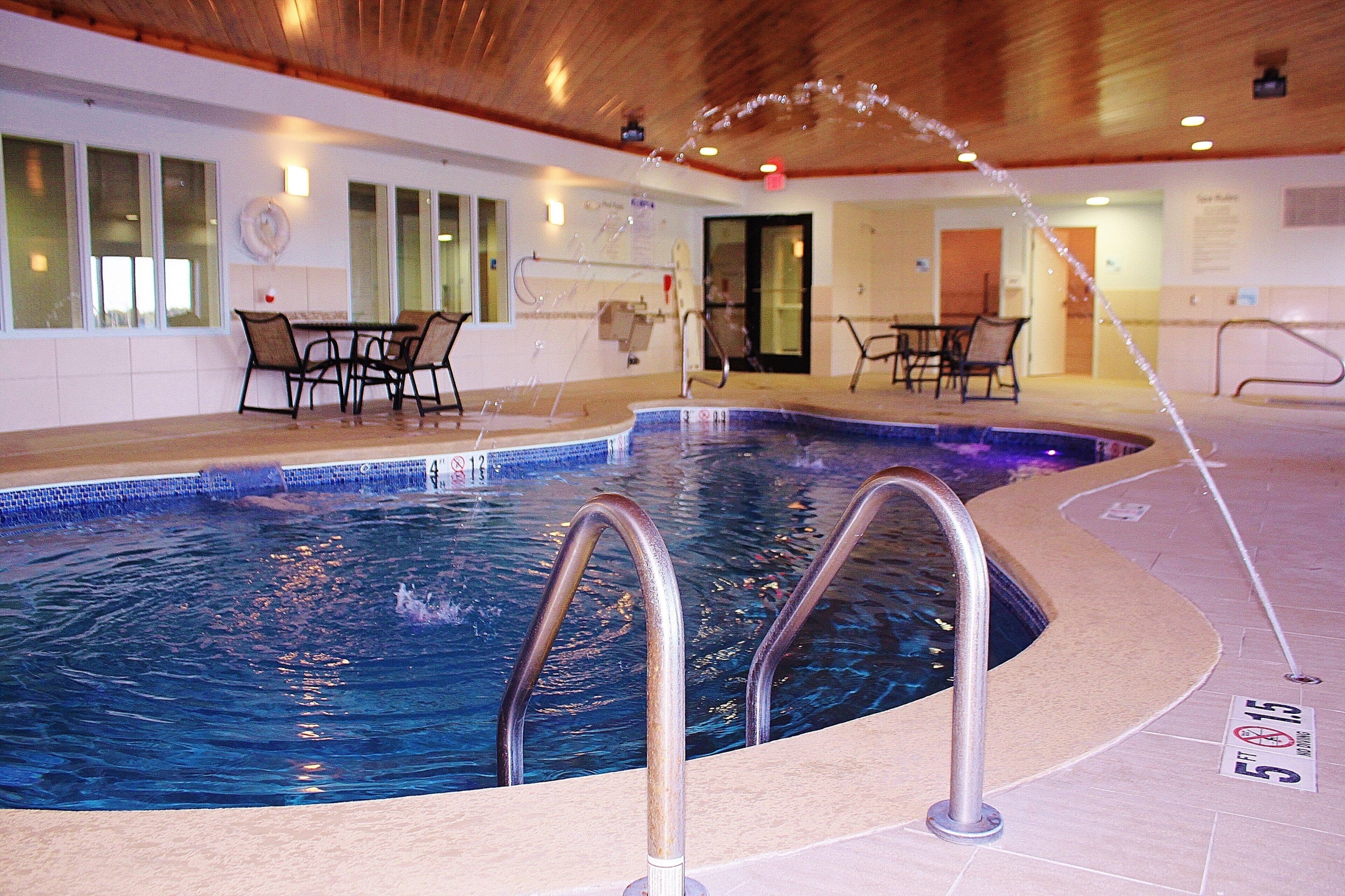 Una piscina cubierta
