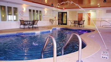 Una piscina cubierta