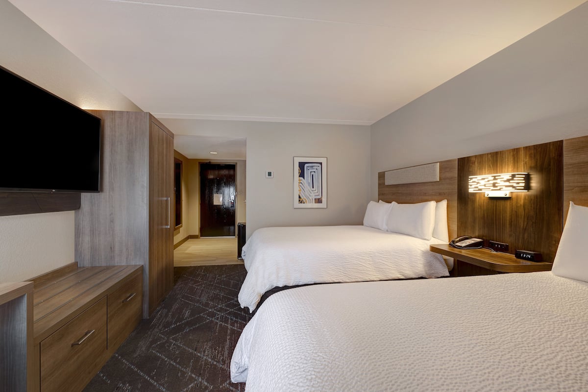 1 Schlafzimmer, Zimmersafe, Schreibtisch, Bügeleisen/Bügelbrett