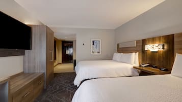 客房内保险箱、办公桌、熨斗/熨衣板、免费 WiFi